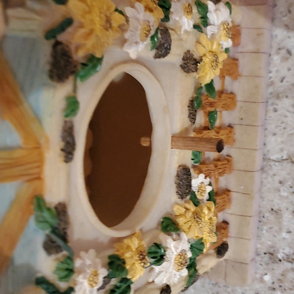 Hanging lodge birdhouse - Picture 8 of 8